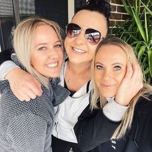 Meet your Posher, Michele